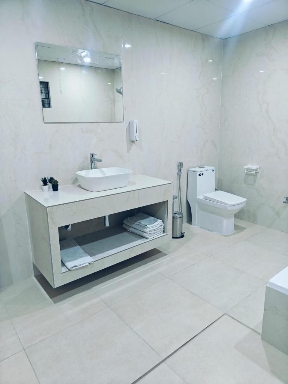 Bed and Breakfast The Nest Bhubaneswar Esterno foto